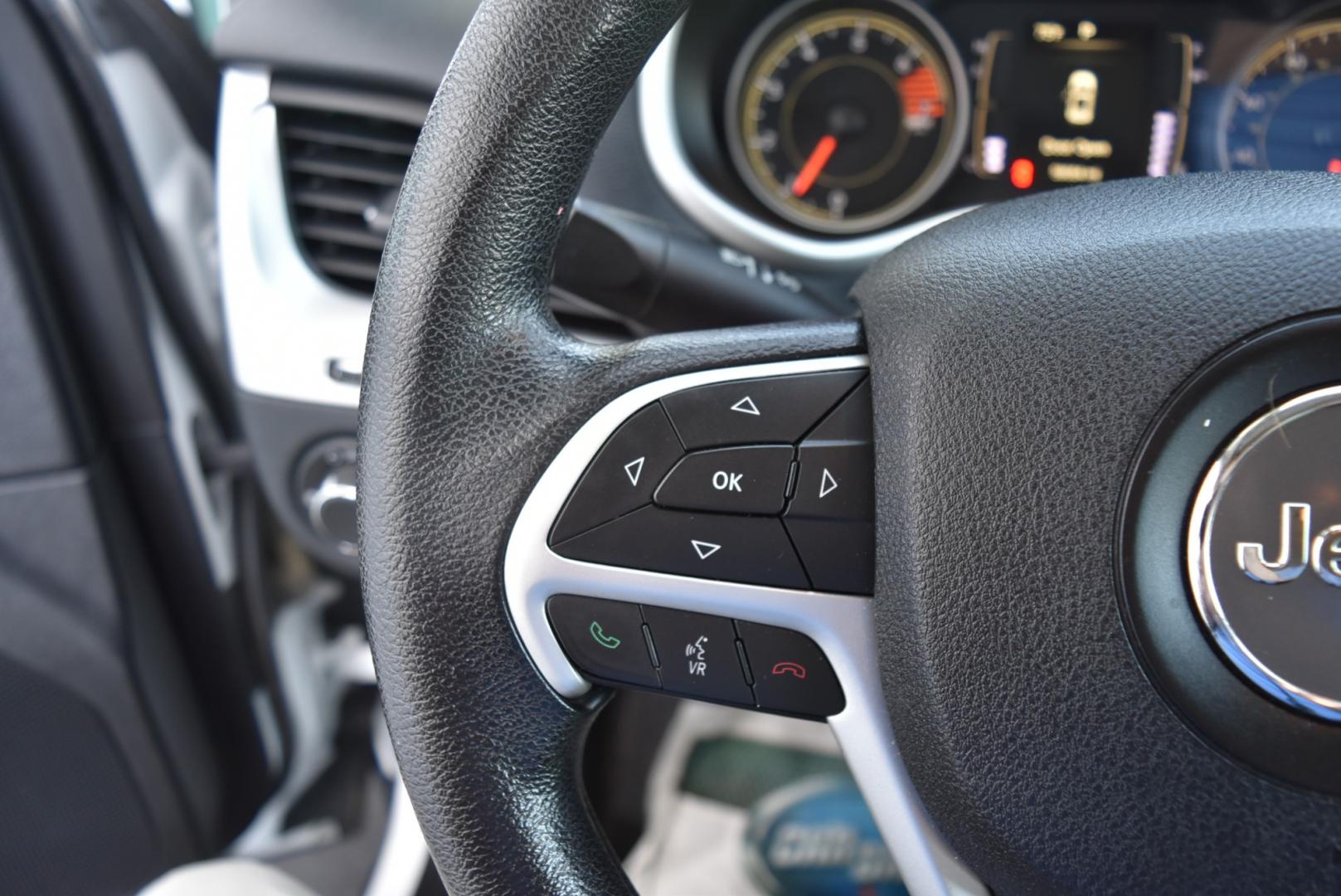 2016 White /Beige Jeep Cherokee Sport (1C4PJMAB4GW) with an 2.4L 4 Cyl Multi -Air engine, 9-Speed Automatic transmission, located at 1600 E Hwy 44, Rapid City, SD, 57703, (605) 716-7878, 44.070232, -103.171410 - Photo#15